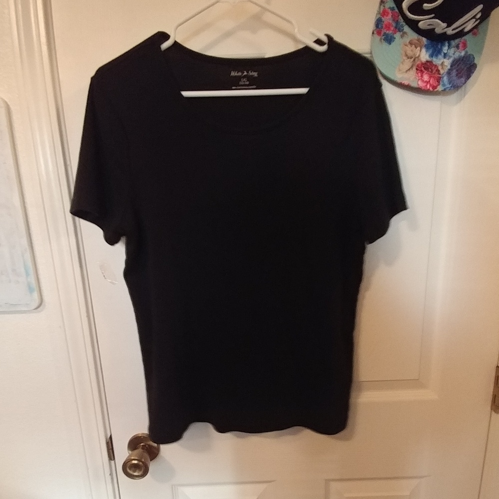 Plain black t-shirt